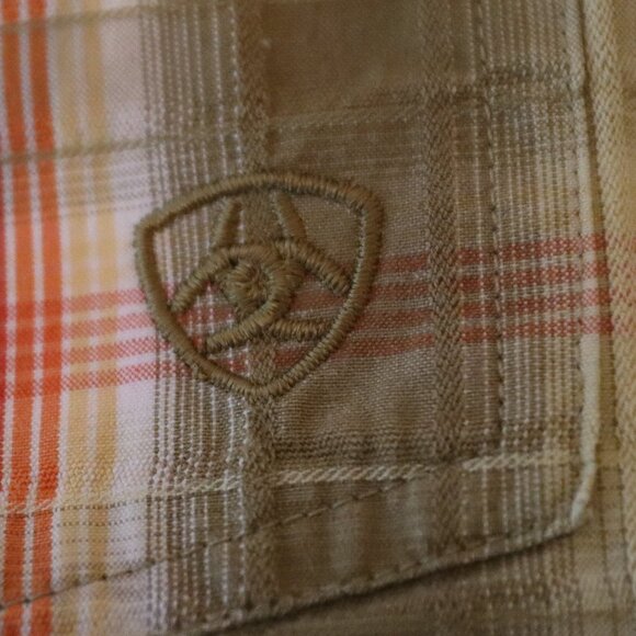 Ariat Men's Plaid Button Down Cotton/Polyester Blend Size Medium - Picture 6 of 16